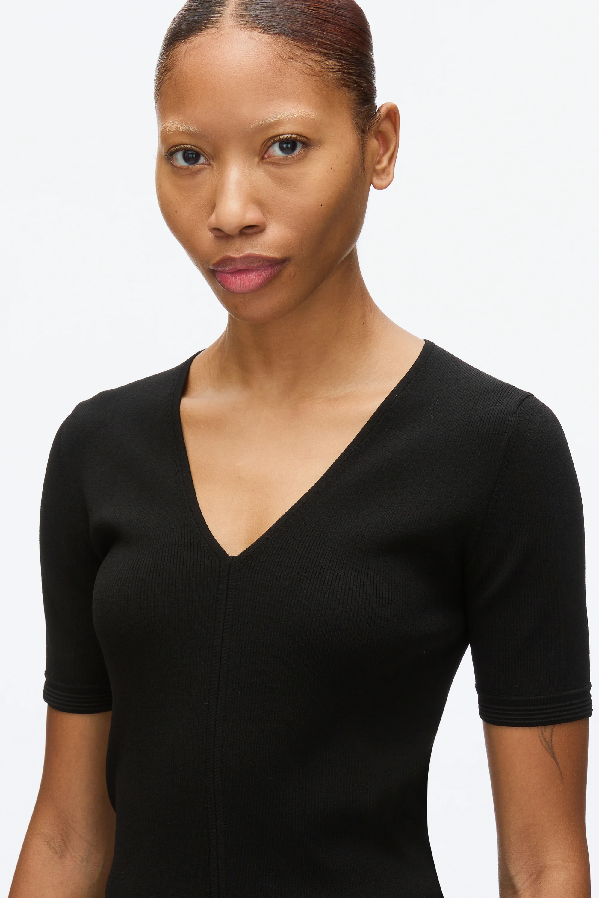 Compact Rib V-Neck Tee - Image 11