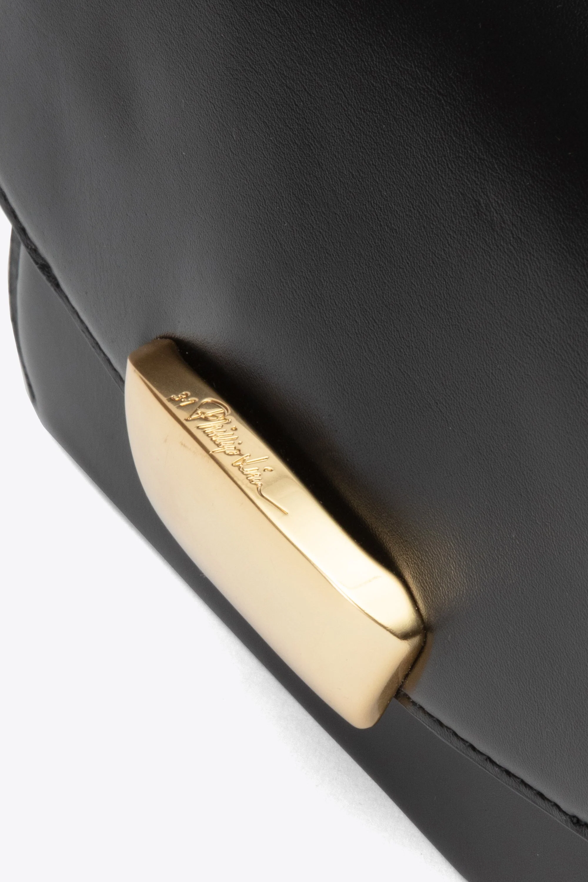 Camel ID Shoulder Bag with Resin Chain - Image 13